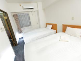 Twin Room Smoking House Keeping is Optional Additional Cost